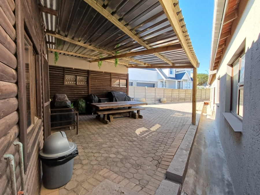 8 Bedroom Property for Sale in Dana Bay Western Cape